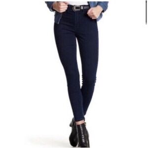 NWT Pistola Aline high rise skinny stretch jeans color is Moon River. Size 28